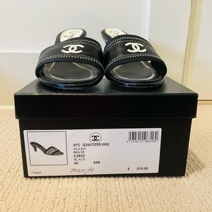 Authentic VINTAGE Chanel shoes in original box
